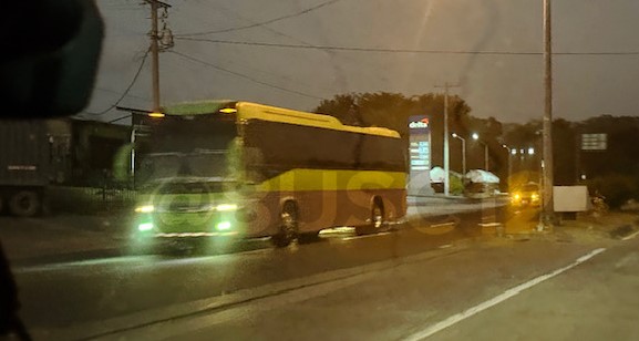 A migrant bus from Darien headed to Costa Rica